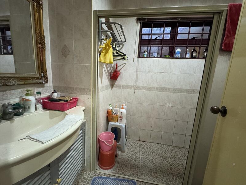 Rumah Banglo untuk Dijual di Sunway Damansara (Kota Damansara) - Evonne Yen - Bathroom - PropertyGuru.com.my