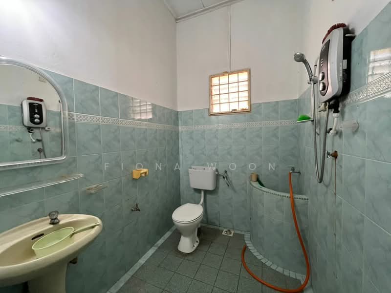 Rumah Banglo untuk Dijual di Bukit Baru (Melaka) - Fiona Woon - Bathroom - PropertyGuru.com.my