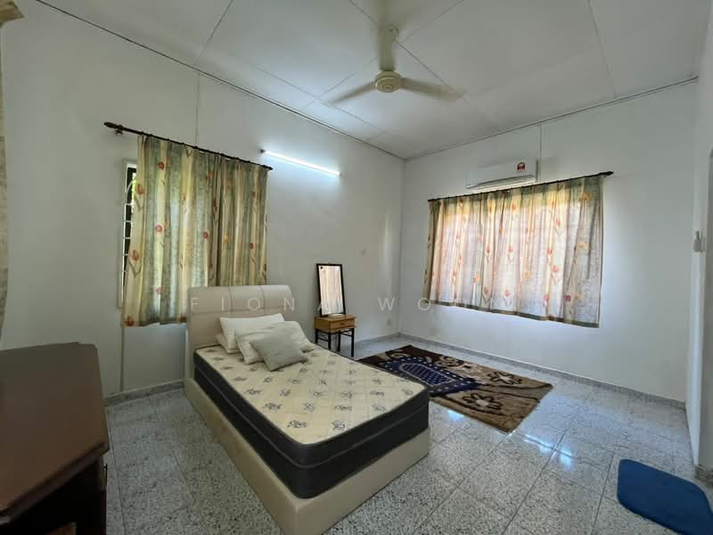 Rumah Banglo untuk Dijual di Bukit Baru (Melaka) - Fiona Woon - Bedroom - PropertyGuru.com.my
