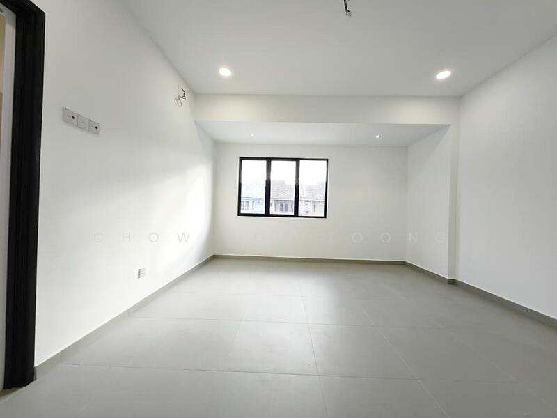 Taman Puchong Utama 9 PU9 untuk Untuk Dijual - RM 675,000, Mac 2026 - Living Room - PropertyGuru.com.my