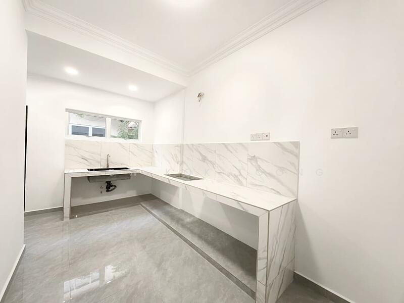 Taman Puchong Utama 9 PU9 untuk Untuk Dijual - RM 675,000, Mac 2026 - Kitchen - PropertyGuru.com.my