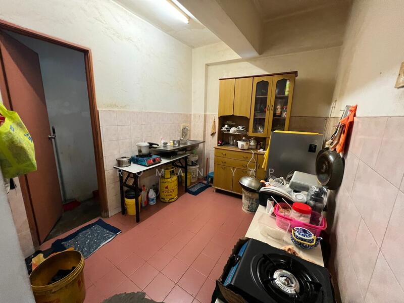 Pangsapuri untuk Dijual di Taman Mastiara - Roman Yap - Kitchen - PropertyGuru.com.my