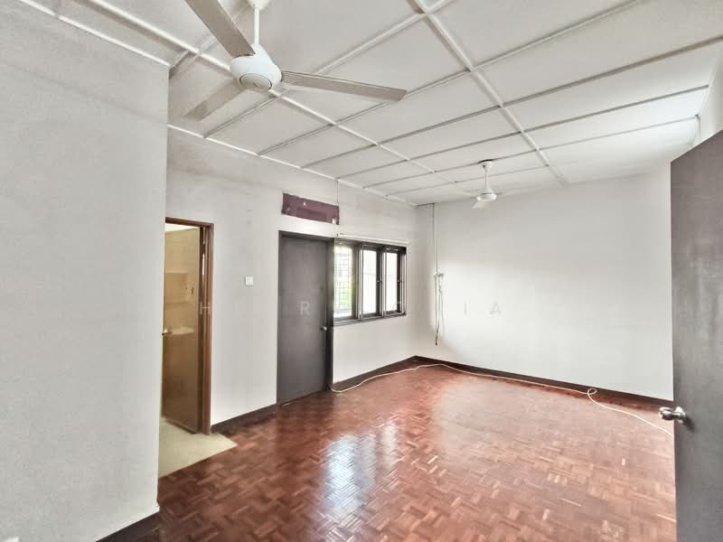 Rumah Teres untuk Dijual di Taman Mutiara Barat (Cheras) - Henry Chia - Living Room - PropertyGuru.com.my