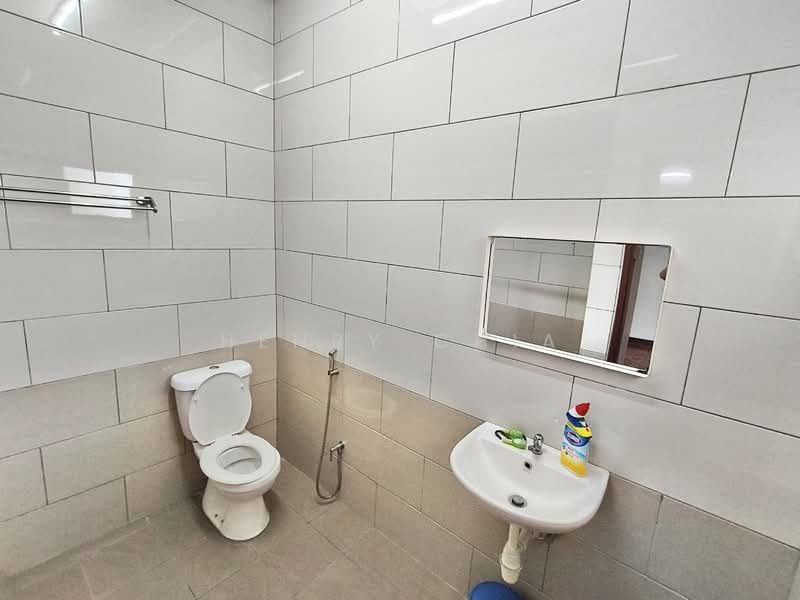 Rumah Teres untuk Dijual di Taman Mutiara Barat (Cheras) - Henry Chia - Bathroom - PropertyGuru.com.my