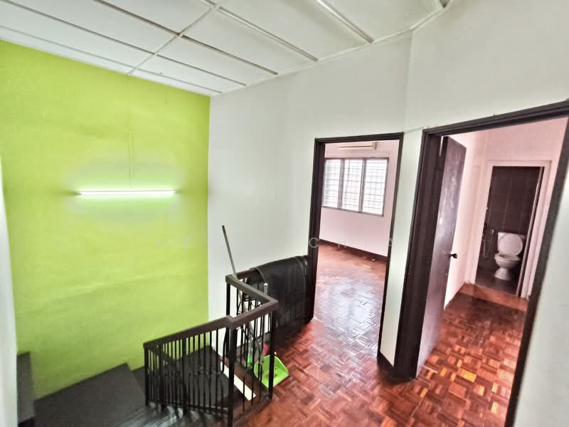 Rumah Teres untuk Dijual di Taman Mutiara Barat (Cheras) - Henry Chia - Corridor - PropertyGuru.com.my