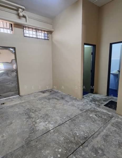 Shop for Rent in Johor Bahru (Johor) - Reeyna Sam - Bathroom - PropertyGuru.com.my