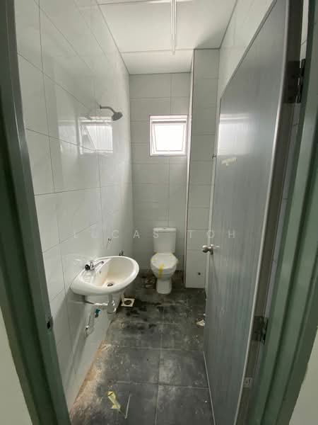 Kilang untuk Disewa di Batu 17 Rawang (Rawang) - Lucas Toh - Bathroom - PropertyGuru.com.my