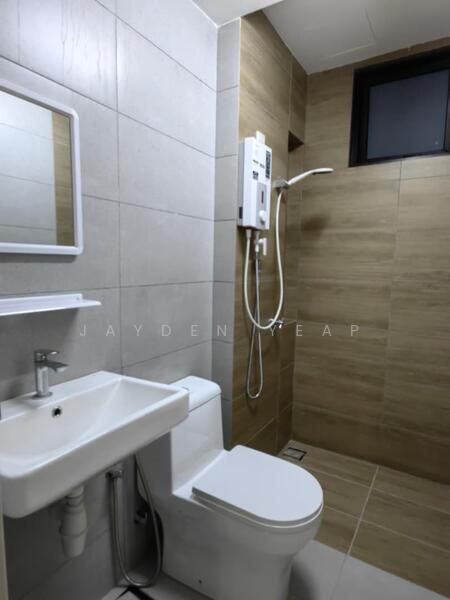 Service Residence for Rent at Vivo Executive Apartment - Jayden Yeap - Bathroom - PropertyGuru.com.my