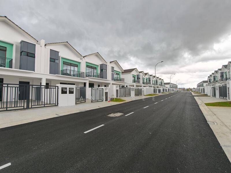 Austin Duta Double Storey Terrace House untuk Untuk Disewa - RM 2,900 /bulan, Mac 2026 - Exterior - PropertyGuru.com.my
