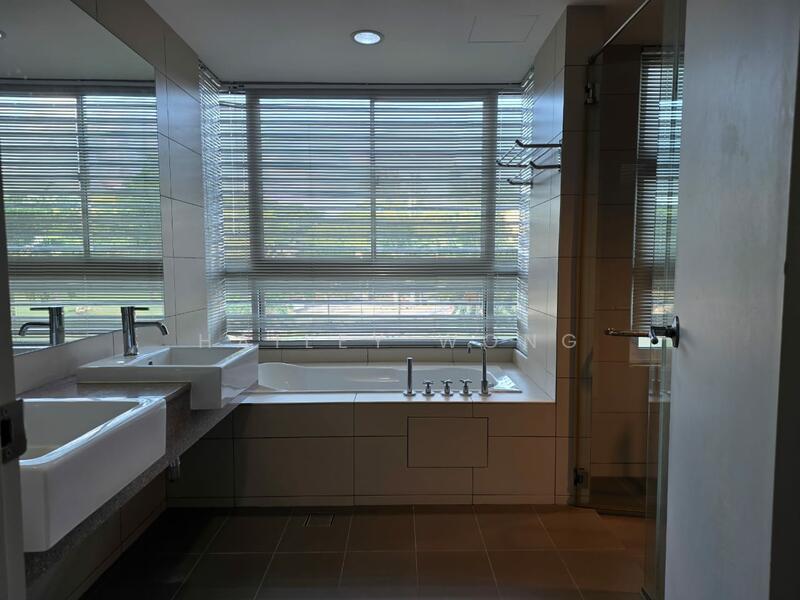 Platino Condominium untuk Untuk Disewa - RM 3,780 /bulan, Feb 2026 - Bathroom - PropertyGuru.com.my
