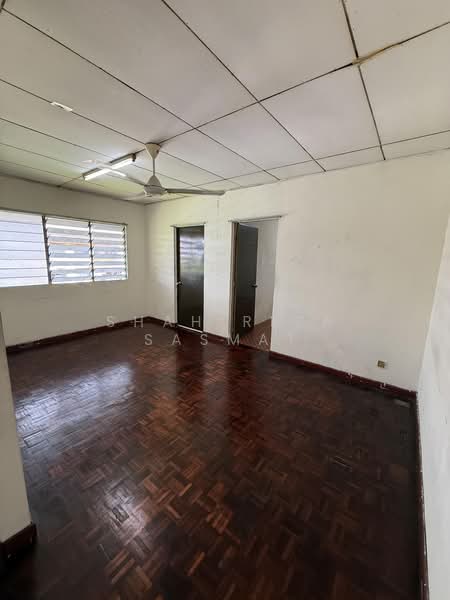 Flat for Sale at Flat PKNS Section 17 Shah Alam - SHAH REZA SASMAT - Hall - PropertyGuru.com.my