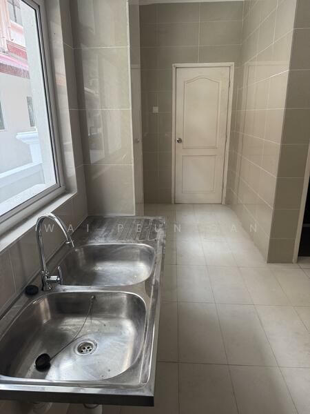 3-storey Terraced House for Sale in Shah Alam (Selangor) - Wai Peun Gan - Kitchen - PropertyGuru.com.my