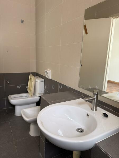 3-storey Terraced House for Sale in Shah Alam (Selangor) - Wai Peun Gan - Bathroom - PropertyGuru.com.my