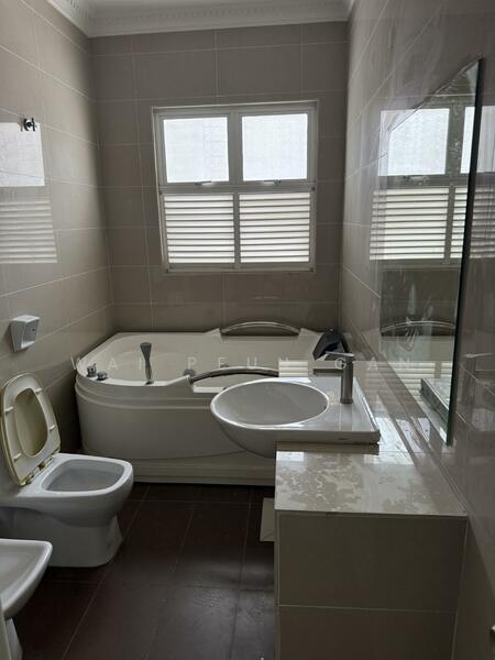 3-storey Terraced House for Sale in Shah Alam (Selangor) - Wai Peun Gan - Bathroom - PropertyGuru.com.my