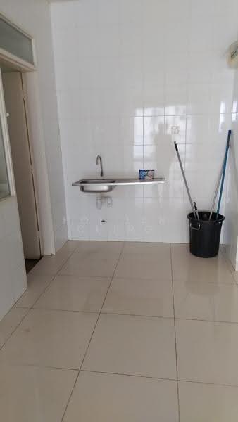 Condominium for Sale at Platinum Hill PV 2 - Hoi Lan Ching - Kitchen - PropertyGuru.com.my