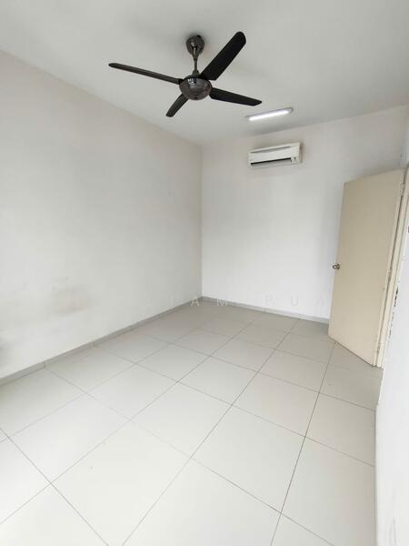 Kondominium untuk Dijual di Serin Residency - William Pua - Bedroom - PropertyGuru.com.my
