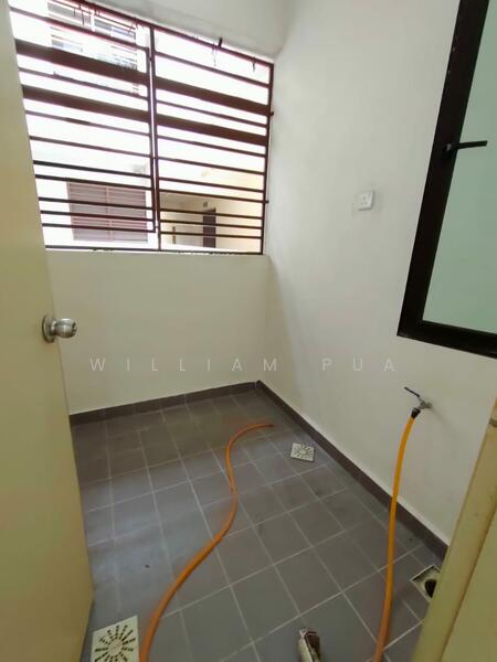 Kondominium untuk Dijual di Serin Residency - William Pua - Bathroom - PropertyGuru.com.my
