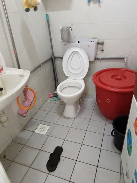 Midah Ria Flat untuk Untuk Dijual - RM 190,000, Mac 2026 - Bathroom - PropertyGuru.com.my