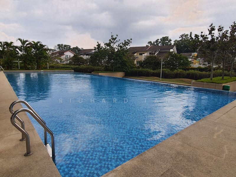 Infinity Swimming Pool