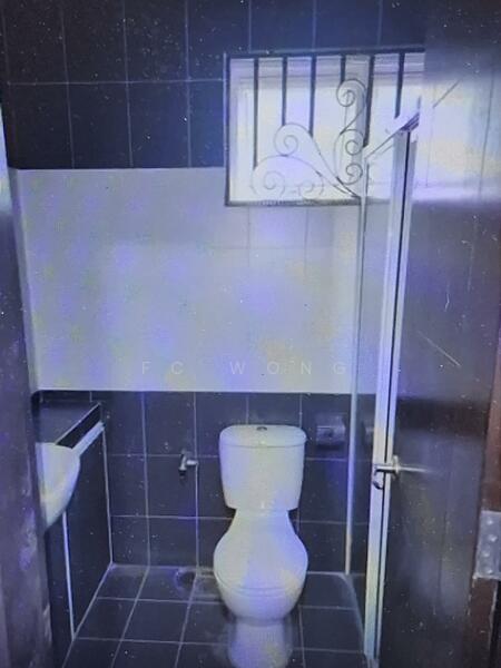 Bungalow House untuk Dijual di Taman Yarl (Jalan Klang Lama (Old Klang Road)) - FC Wong - Bathroom - PropertyGuru.com.my