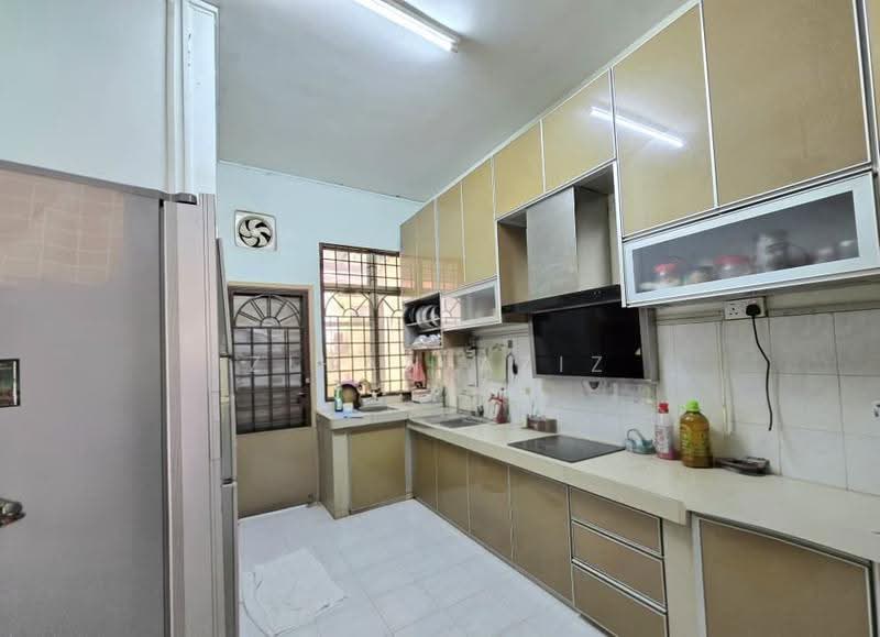 2-storey Terraced House for Sale in Puchong (Selangor) - Zihan Aziz - Kitchen - PropertyGuru.com.my