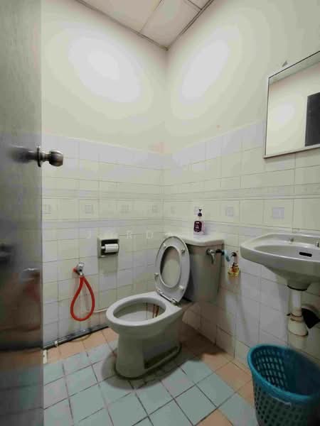 Office for Rent in Bandar Sunway (Sunway) - Jordan . - Bathroom - PropertyGuru.com.my