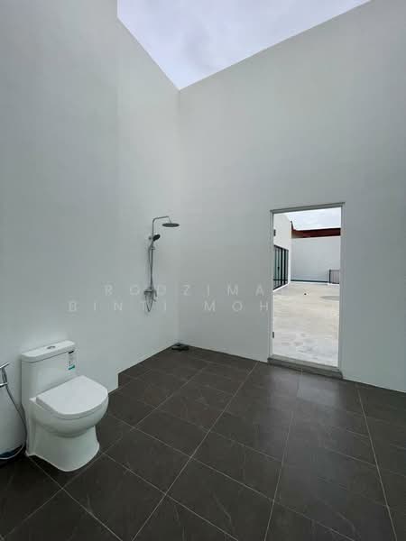 Bungalow for Sale in Bukit Jelutong (Shah Alam) - Rodzimah Binti Mohd Rodzi - Bathroom - PropertyGuru.com.my