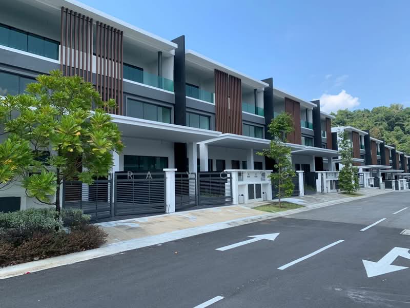 3-storey Terraced House for Sale in Selayang (Selangor) - Tracy Choo - Exterior - PropertyGuru.com.my