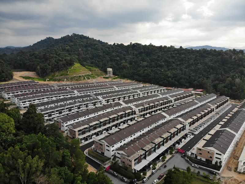 3-storey Terraced House for Sale in Selayang (Selangor) - Tracy Choo - Exterior - PropertyGuru.com.my