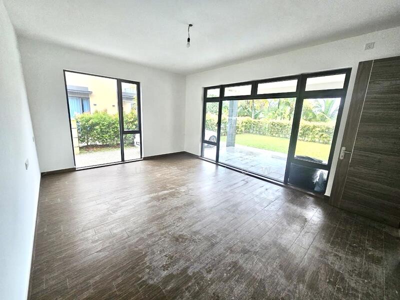 Cluster House for Sale in Forest City (Gelang Patah) - Suenn Low - Living Room - PropertyGuru.com.my