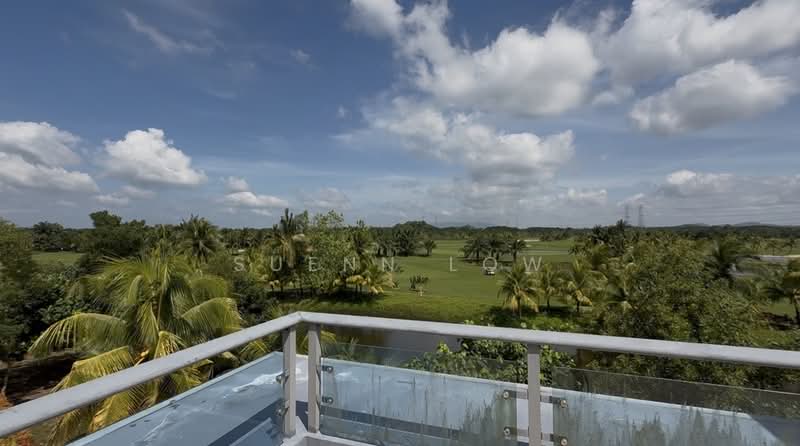 Cluster House for Sale in Forest City (Gelang Patah) - Suenn Low - Balcony - PropertyGuru.com.my