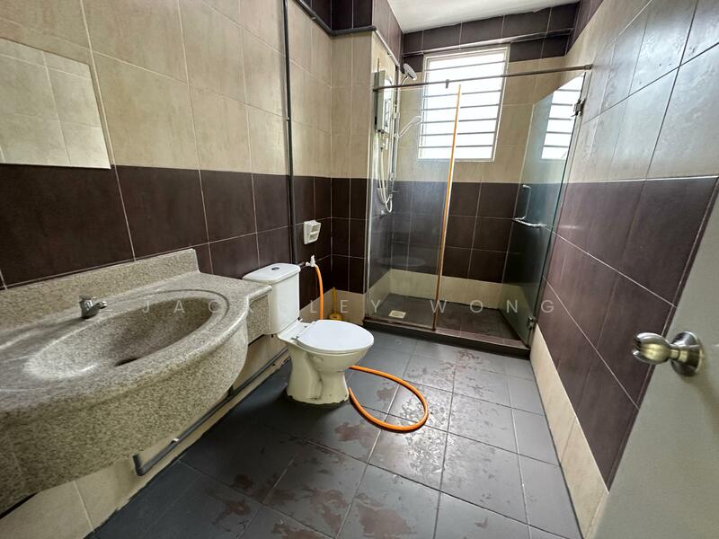 Terraced House for Sale in Bandar Sungai Long (Selangor) - Jacksley Wong - Bathroom - PropertyGuru.com.my