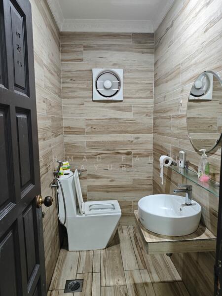 Kedai / Pejabat untuk Disewa di Diamond Square (Setapak) - Ahmad Fadli Ayub. - Bathroom - PropertyGuru.com.my