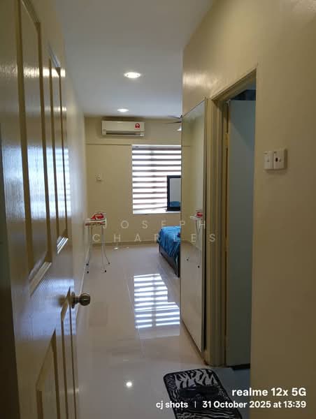 Kondominium untuk Dijual di Bay View Villas - Joseph Charles - Corridor - PropertyGuru.com.my