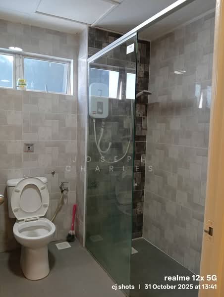 Kondominium untuk Dijual di Bay View Villas - Joseph Charles - Bathroom - PropertyGuru.com.my