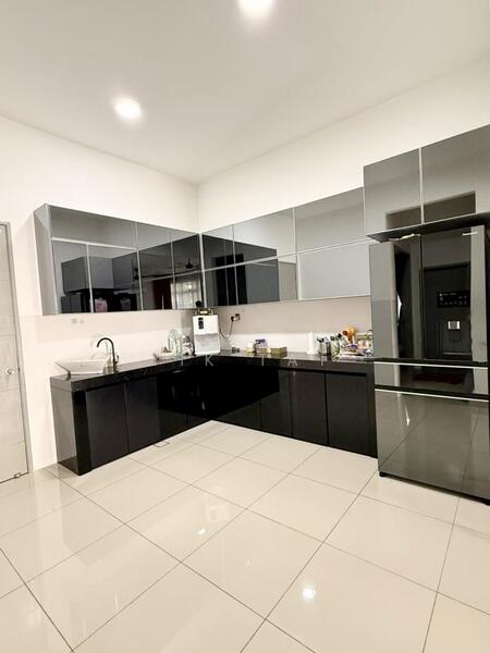 2-storey Terraced House for Sale in Horizon Hills (Iskandar Puteri (Nusajaya)) - Yik Tat - Kitchen - PropertyGuru.com.my