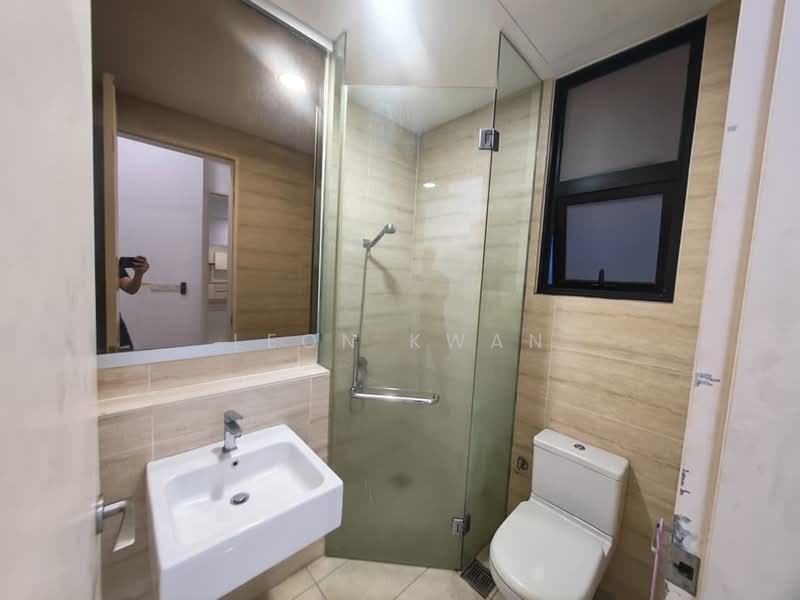 Servis Apartment untuk Disewa di The Clio Residences - Leon Kwan - Bathroom - PropertyGuru.com.my