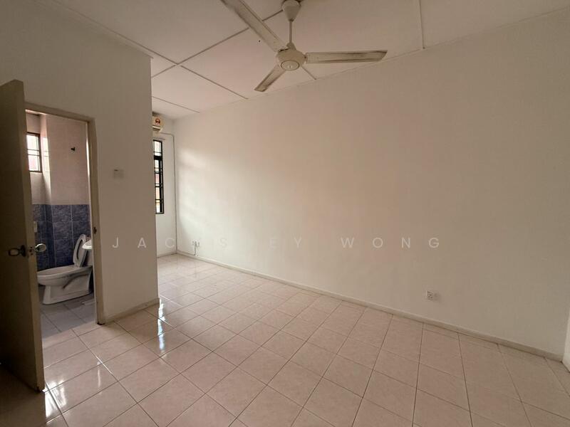 Bandar Sungai Long untuk Untuk Dijual - RM 699,000, Feb 2026 - Bathroom - PropertyGuru.com.my