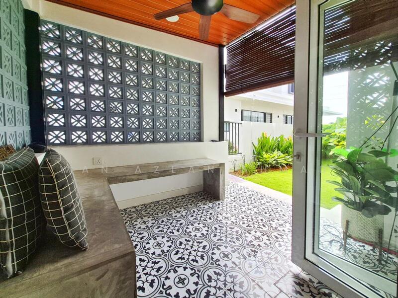 For Sale - The Eighth, Elmina Green