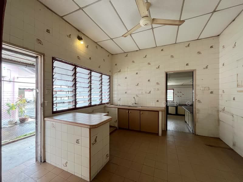 Rumah Banglo untuk Disewa di Pulau Pinang (Jelutong) - Shawn Hong - Kitchen - PropertyGuru.com.my