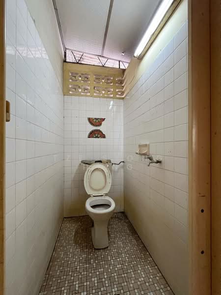 Rumah Banglo untuk Disewa di Pulau Pinang (Jelutong) - Shawn Hong - Bathroom - PropertyGuru.com.my