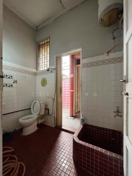 Rumah Banglo untuk Disewa di Pulau Pinang (Jelutong) - Shawn Hong - Bathroom - PropertyGuru.com.my