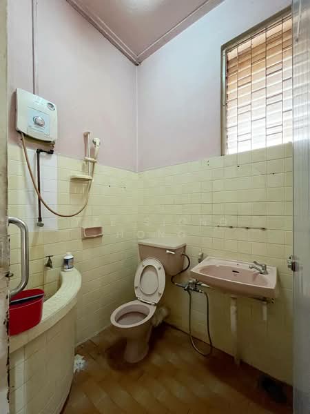 Rumah Banglo untuk Disewa di Pulau Pinang (Jelutong) - Shawn Hong - Bathroom - PropertyGuru.com.my