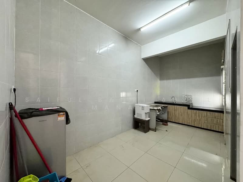 2-storey Terraced House for Sale in Bandar Saujana Putra (Tanjong Duabelas) - Saiful Bahri Abdul Manan - Kitchen - PropertyGuru.com.my