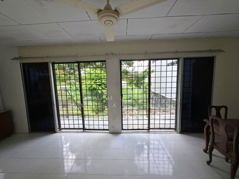 Semi-Detached House for Sale in Seksyen 5 (Petaling Jaya) - Devamuthan Tamilarasan - Living Room - PropertyGuru.com.my
