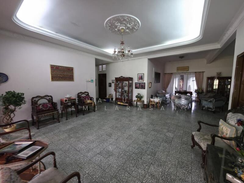 Rumah Banglo untuk Dijual di Seksyen 11 (Petaling Jaya) - Devamuthan Tamilarasan - Living Room - PropertyGuru.com.my