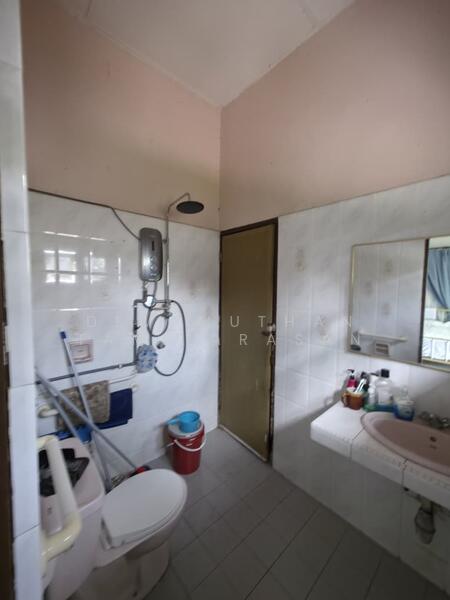 Rumah Banglo untuk Dijual di Seksyen 11 (Petaling Jaya) - Devamuthan Tamilarasan - Bathroom - PropertyGuru.com.my