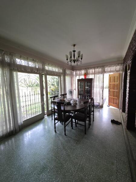 Rumah Banglo untuk Dijual di Seksyen 11 (Petaling Jaya) - Devamuthan Tamilarasan - Dining Room - PropertyGuru.com.my