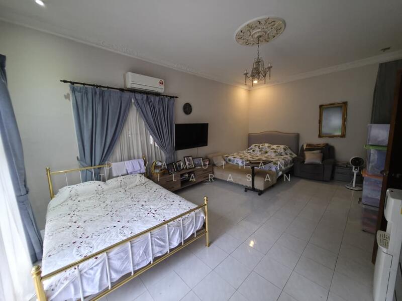 Rumah Banglo untuk Dijual di Seksyen 11 (Petaling Jaya) - Devamuthan Tamilarasan - Bedroom - PropertyGuru.com.my