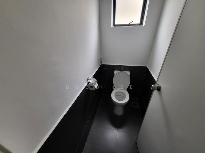 Shop / Office for Rent in Sri Petaling (Kuala Lumpur) - Bobo Lee - Bathroom - PropertyGuru.com.my